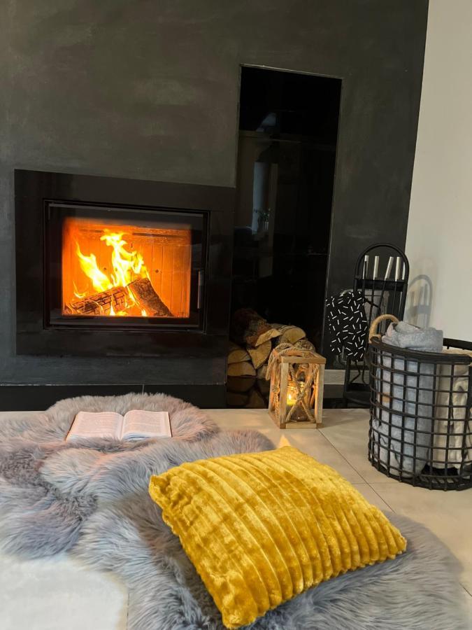 Domek Z Kominkiem Nad Jeziorem Z Jacuzzi Ogrodowym Sumowo  외부 사진