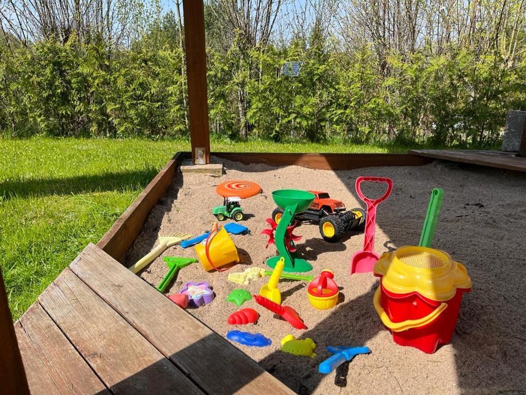 Domek Z Kominkiem Nad Jeziorem Z Jacuzzi Ogrodowym Sumowo  외부 사진