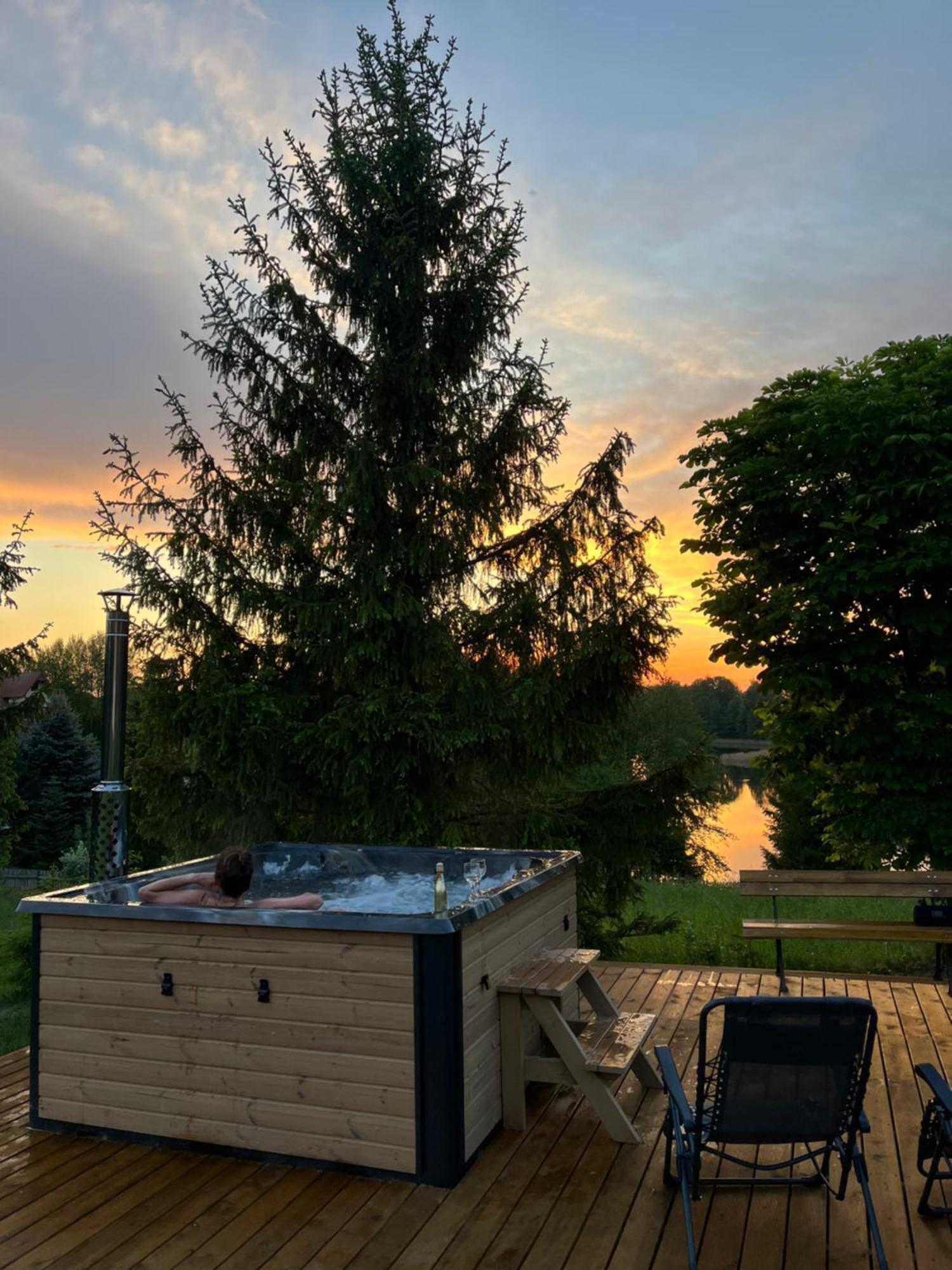 Domek Z Kominkiem Nad Jeziorem Z Jacuzzi Ogrodowym Sumowo  외부 사진